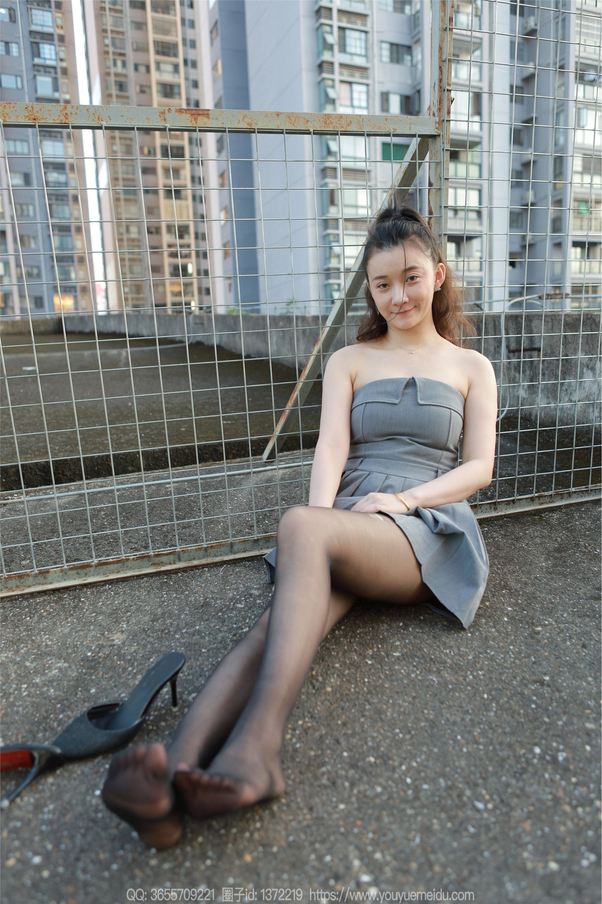 IESS异思趣向  2023.11.01 丝享家 1574 秋秋《灰色小礼裙》